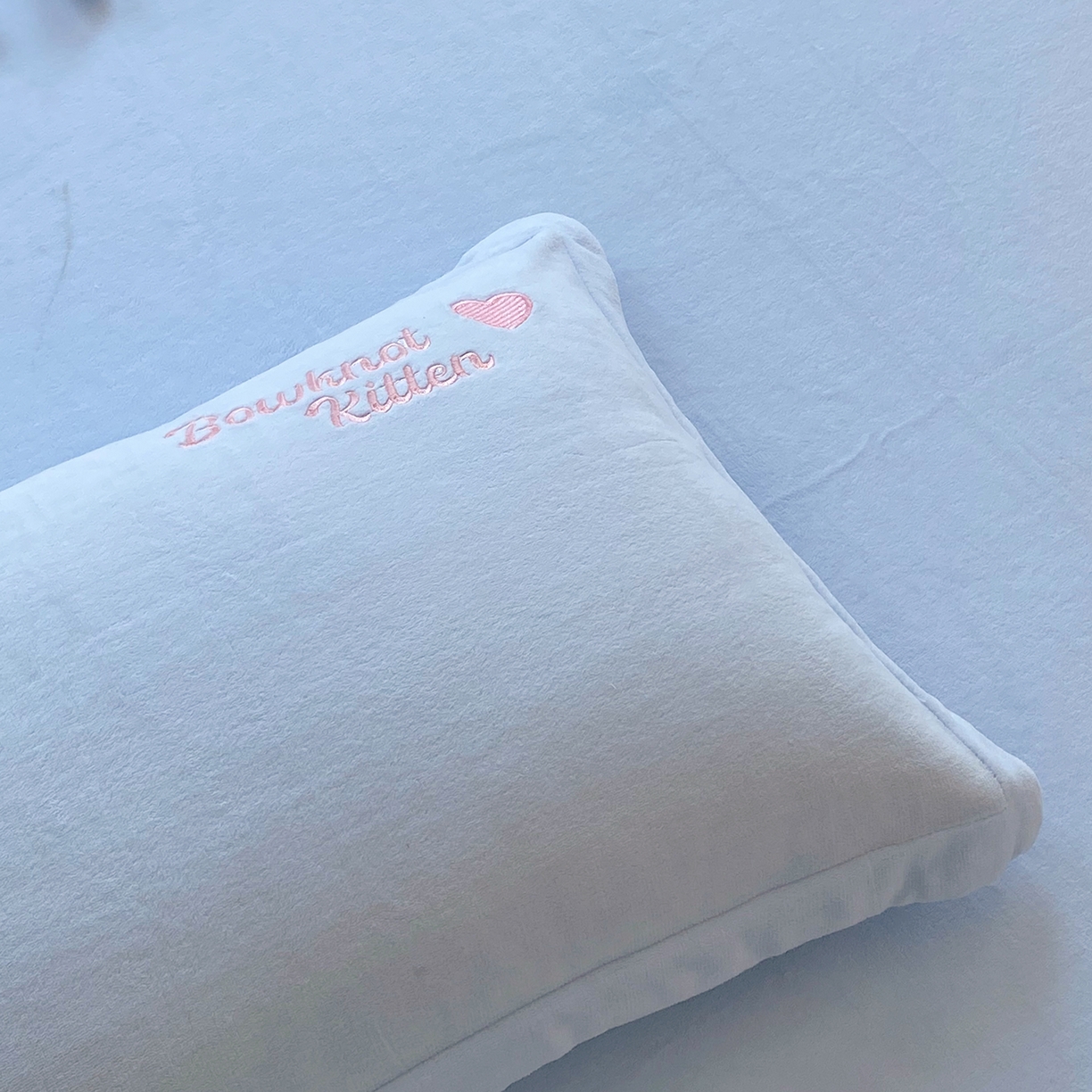 91家纺网 家纺一手货源 找家纺 悦织湾家纺 2025新款牛奶绒四件套纯色贴布绣床单款床盖款床上用品四件套时尚小兔2025新款加厚 床单款时尚小兔-蓝