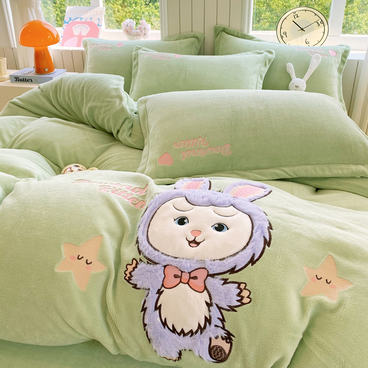 91家纺网 家纺一手货源 找家纺 悦织湾家纺 2025新款牛奶绒四件套纯色贴布绣床单款床盖款床上用品四件套时尚小兔2025新款加厚 床单款时尚小兔-绿