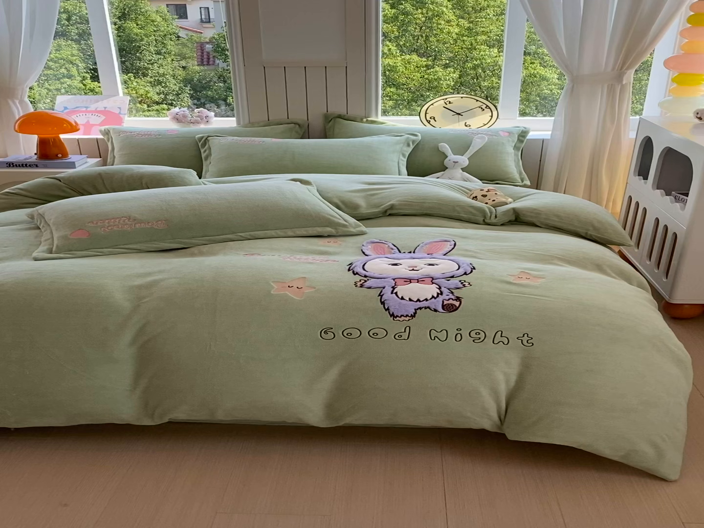 91家纺网 家纺一手货源 找家纺 悦织湾家纺 2025新款牛奶绒四件套纯色贴布绣床单款床盖款床上用品四件套时尚小兔2025新款加厚 床单款时尚小兔-绿