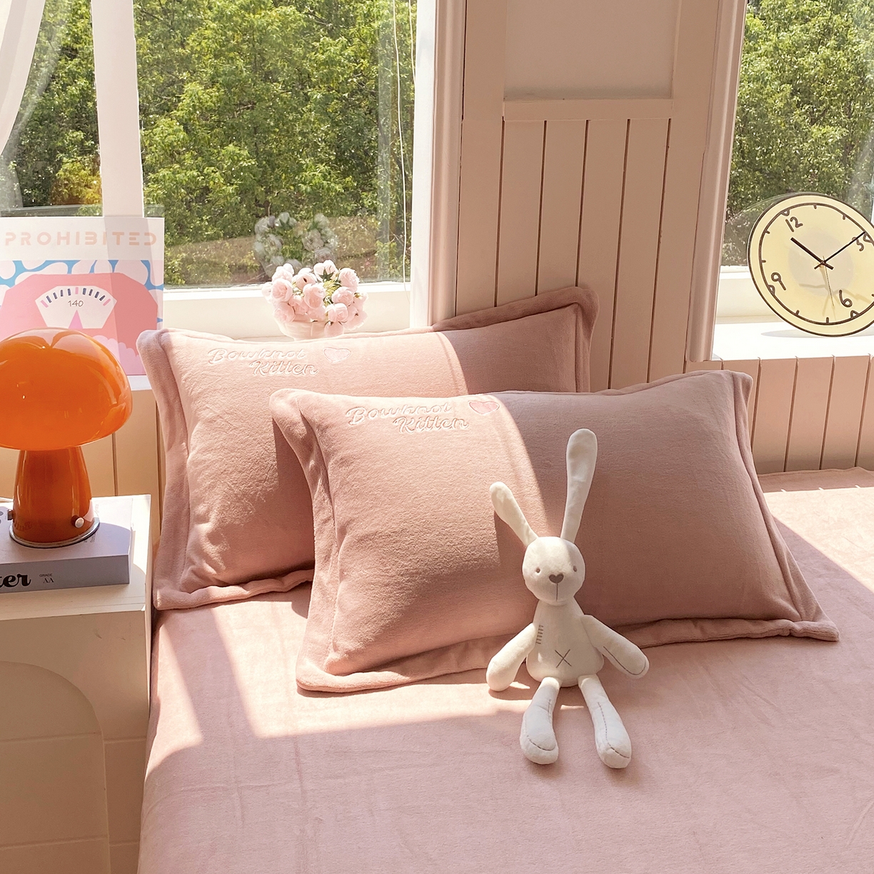 91家纺网 家纺一手货源 找家纺 悦织湾家纺 2025新款牛奶绒四件套纯色贴布绣床单款床盖款床上用品四件套时尚小兔2025新款加厚 床单款时尚小兔-浅豆沙