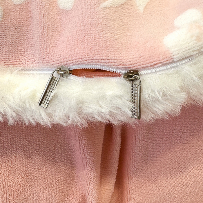 91家纺网 家纺一手货源 找家纺 ME/ERA HOME寐时代 2025新款牛奶绒立体雕花兔毛绒包边单品被套 彩带飘飘