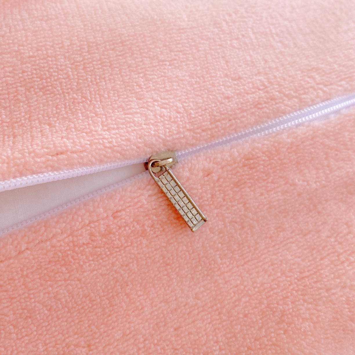 91家纺网 家纺一手货源 找家纺 悦织湾家纺 2025新款牛奶绒四件套纯色贴布绣床单款床盖款床上用品四件套时尚小兔2025新款加厚 床盖款-时尚小兔-粉