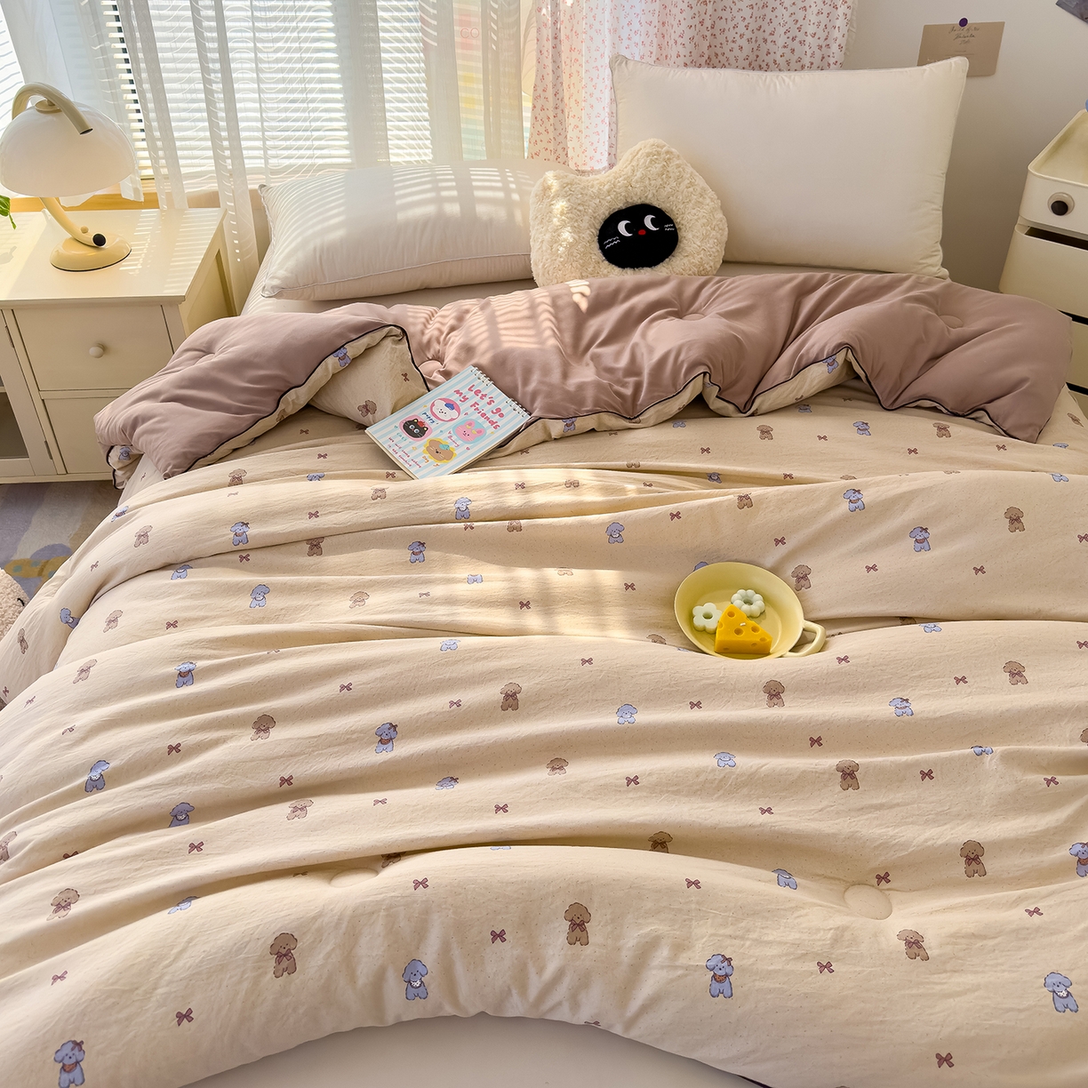 91家纺网 家纺一手货源 找家纺 蓝冰家纺 2025新款亚朵棉印花大豆冬被被子被芯 狗狗乐园