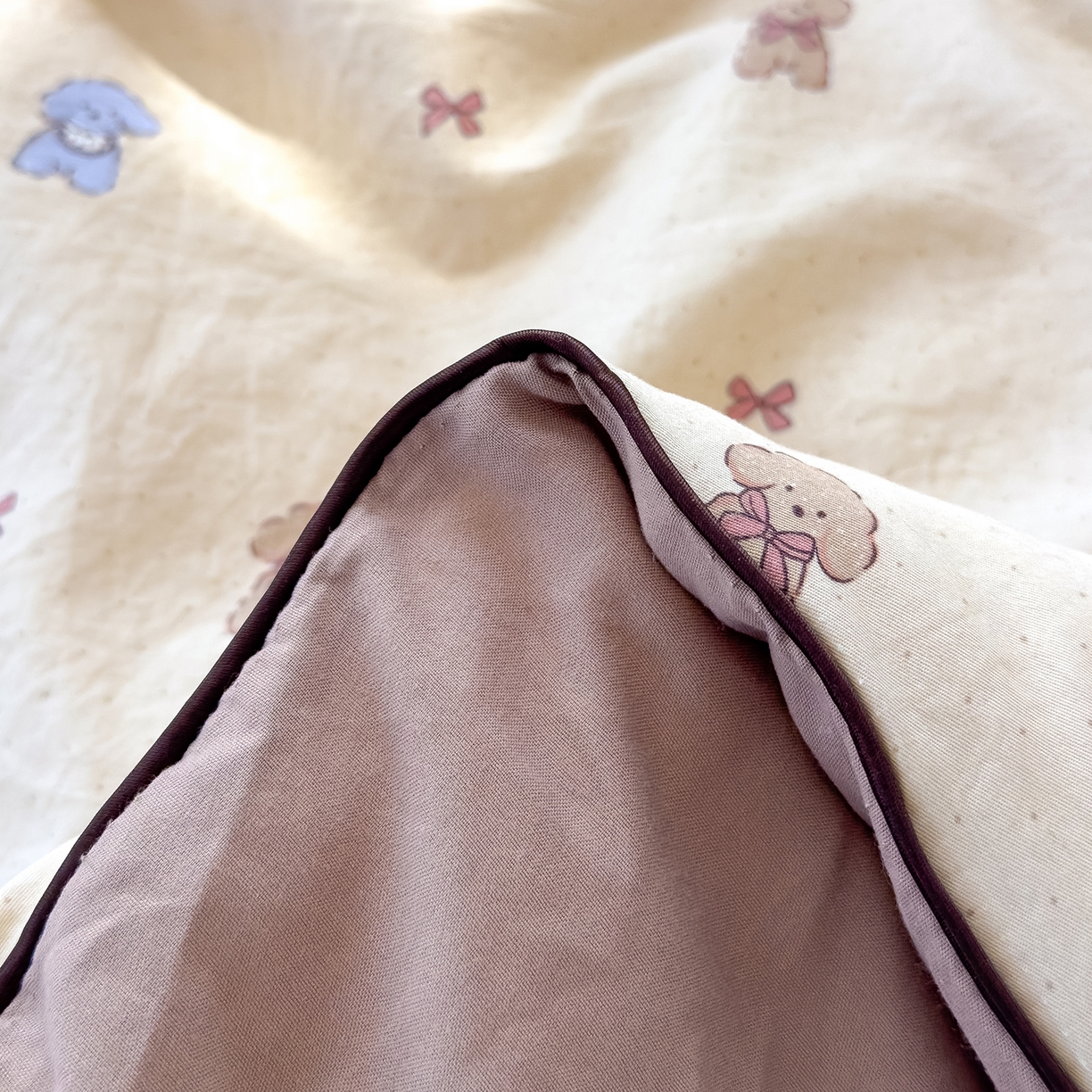 91家纺网 家纺一手货源 找家纺 蓝冰家纺 2025新款亚朵棉印花大豆冬被被子被芯 狗狗乐园