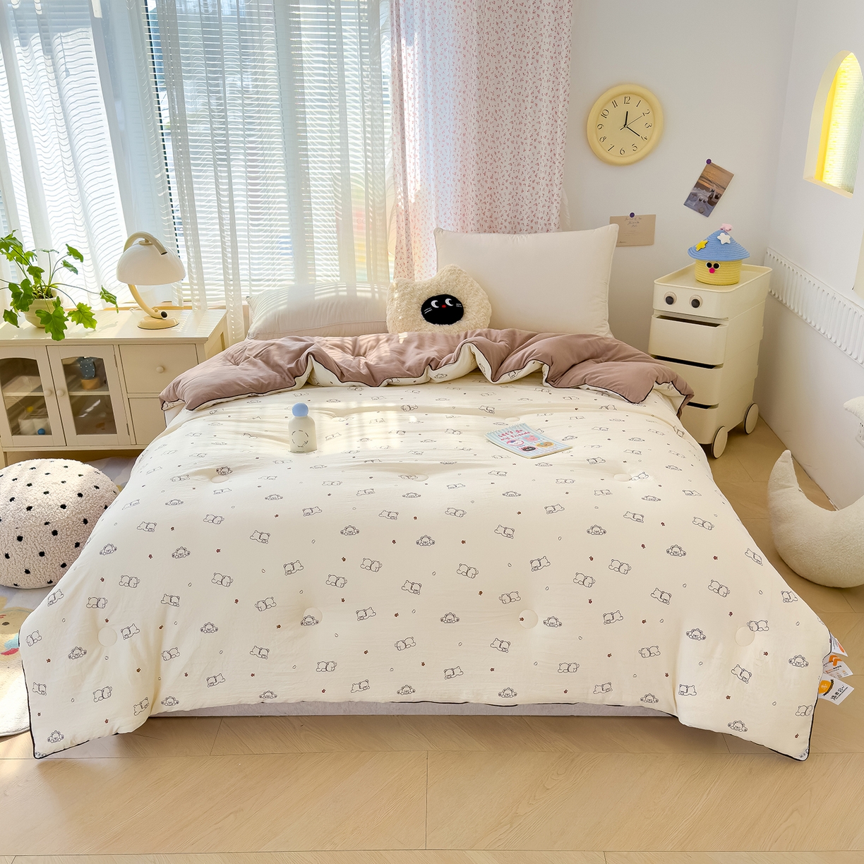 91家纺网 家纺一手货源 找家纺 蓝冰家纺 2025新款亚朵棉印花大豆冬被被子被芯 贪睡熊