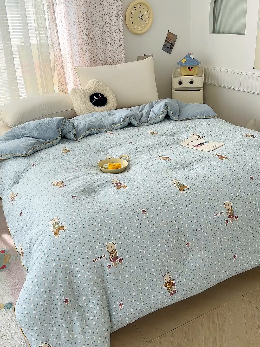 91家纺网 家纺一手货源 找家纺 蓝冰家纺 2025新款亚朵棉印花大豆冬被被子被芯 可爱卡比