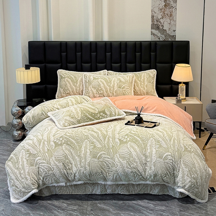 ME/ERA HOME寐时代 2025新款牛奶绒立体雕花兔毛绒包边单品被套 暖意浓浓