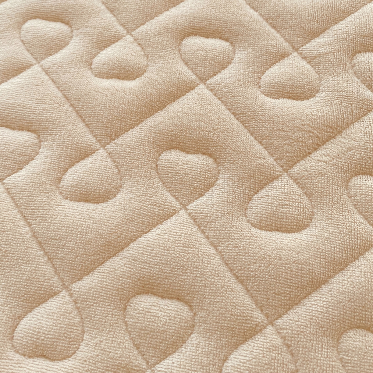 91家纺网 家纺一手货源 找家纺 悦织湾家纺 2025新款牛奶绒四件套纯色贴布绣床单款床盖款床上用品四件套时尚小兔2025新款加厚 床盖款-时尚小兔-奶咖