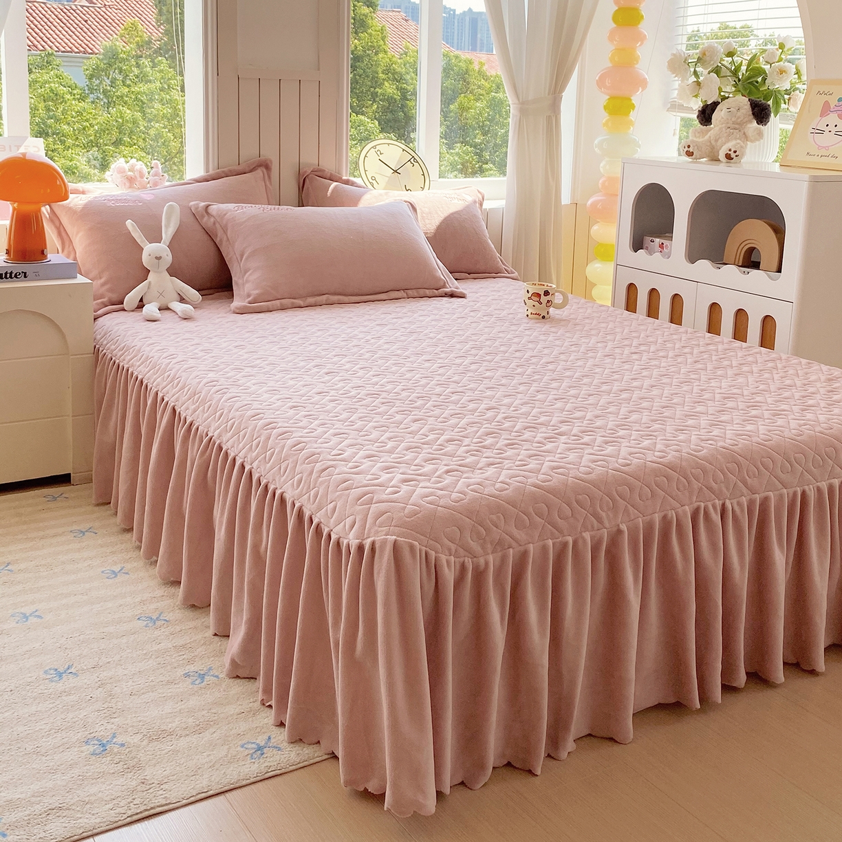 91家纺网 家纺一手货源 找家纺 悦织湾家纺 2025新款牛奶绒四件套纯色贴布绣床单款床盖款床上用品四件套时尚小兔2025新款加厚 床盖款-时尚小兔-浅豆沙