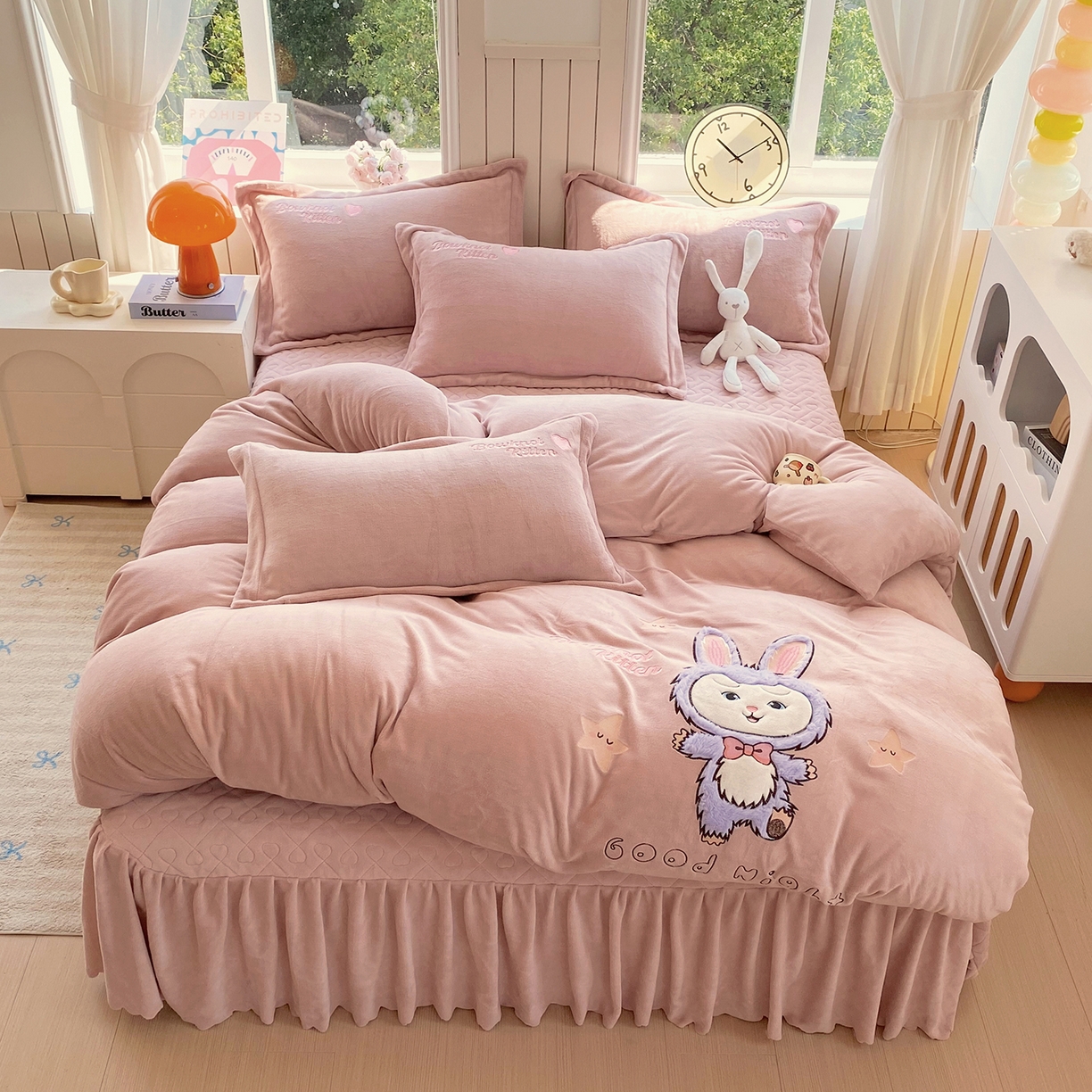 悦织湾家纺 2025新款牛奶绒四件套纯色贴布绣床单款床盖款床上用品四件套时尚小兔2025新款加厚 床盖款-时尚小兔-浅豆沙