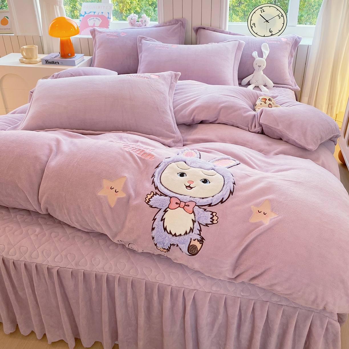 91家纺网 家纺一手货源 找家纺 悦织湾家纺 2025新款牛奶绒四件套纯色贴布绣床单款床盖款床上用品四件套时尚小兔2025新款加厚 床盖款-时尚小兔-紫