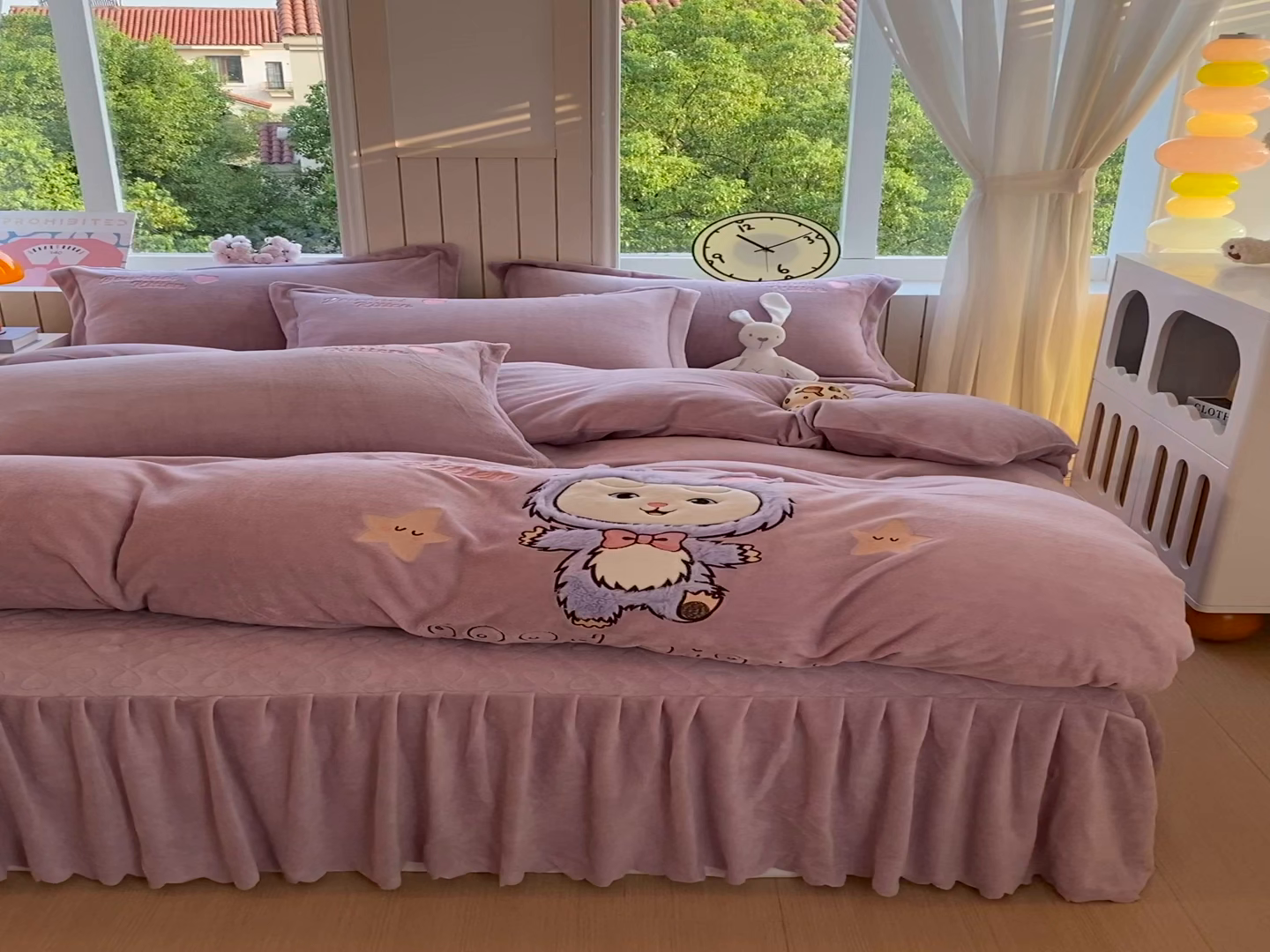 91家纺网 家纺一手货源 找家纺 悦织湾家纺 2025新款牛奶绒四件套纯色贴布绣床单款床盖款床上用品四件套时尚小兔2025新款加厚 床盖款-时尚小兔-紫