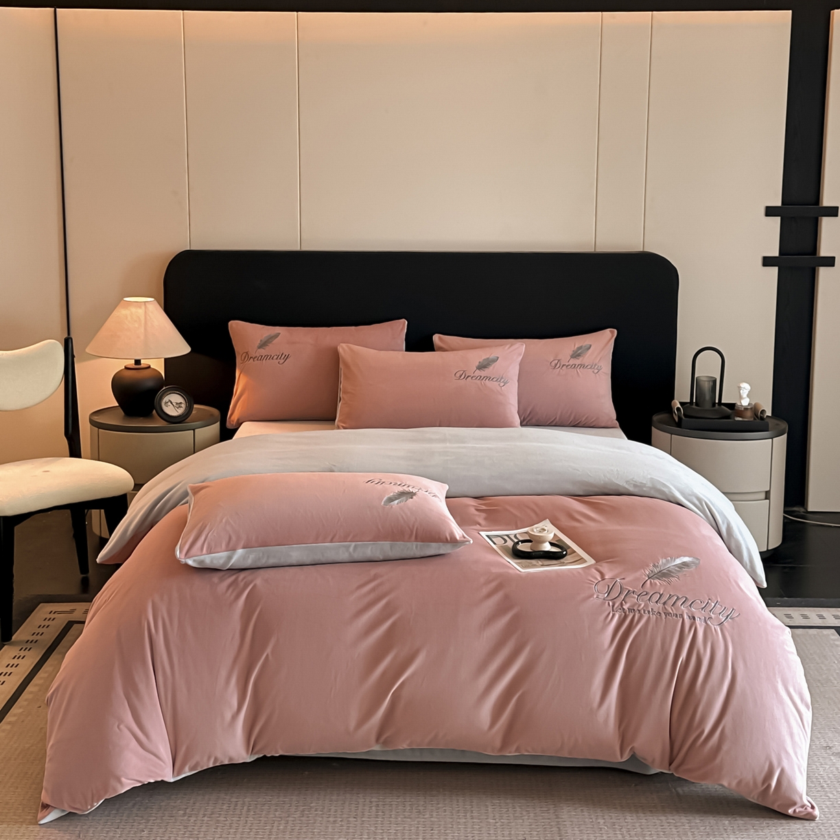 91家纺网 家纺一手货源 找家纺 （总）如一 2025新款水晶绒双拼刺绣牛奶绒单品被套