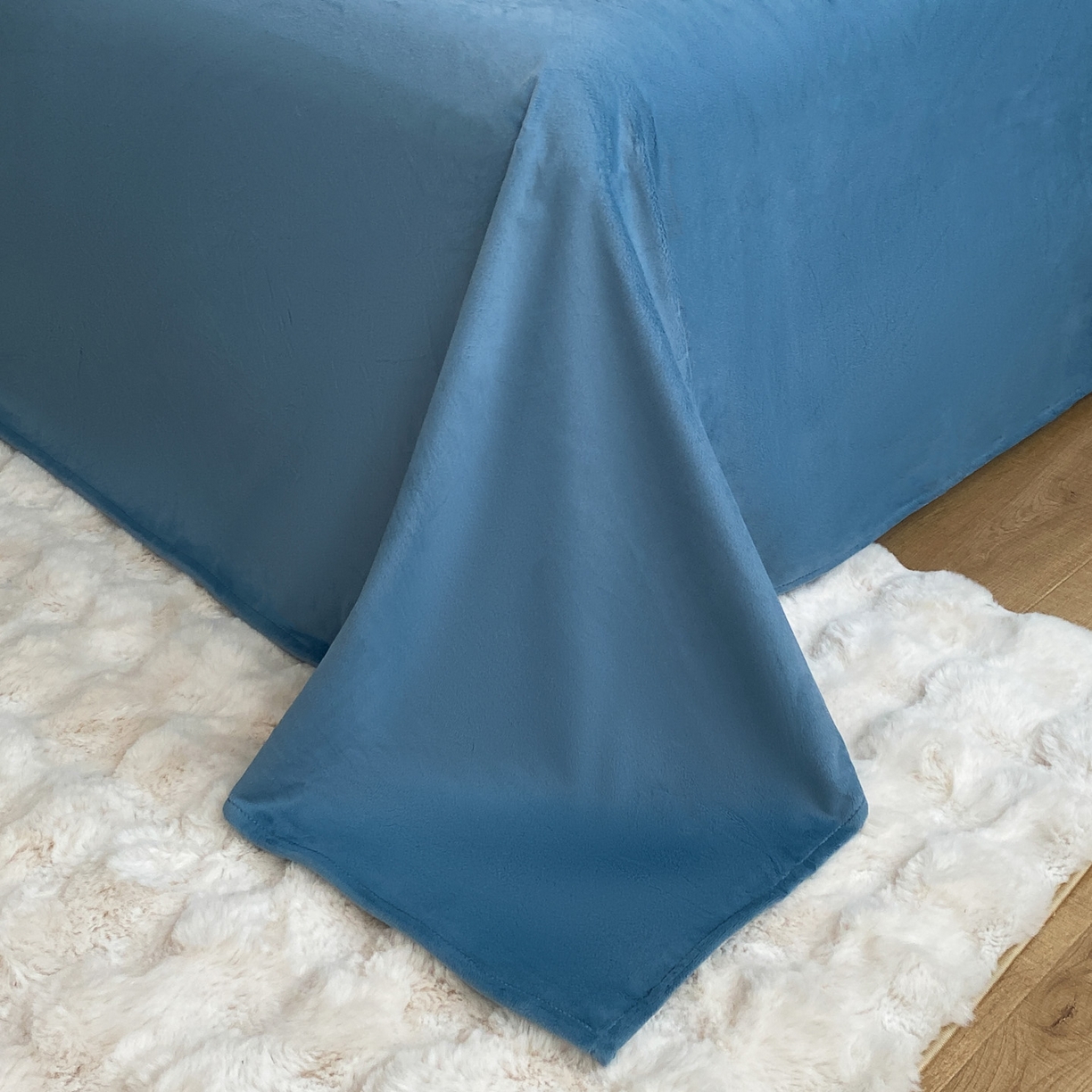 91家纺网 家纺一手货源 找家纺 如一 2025新款水晶绒双拼刺绣牛奶绒单品被套 郁金香-宾利蓝