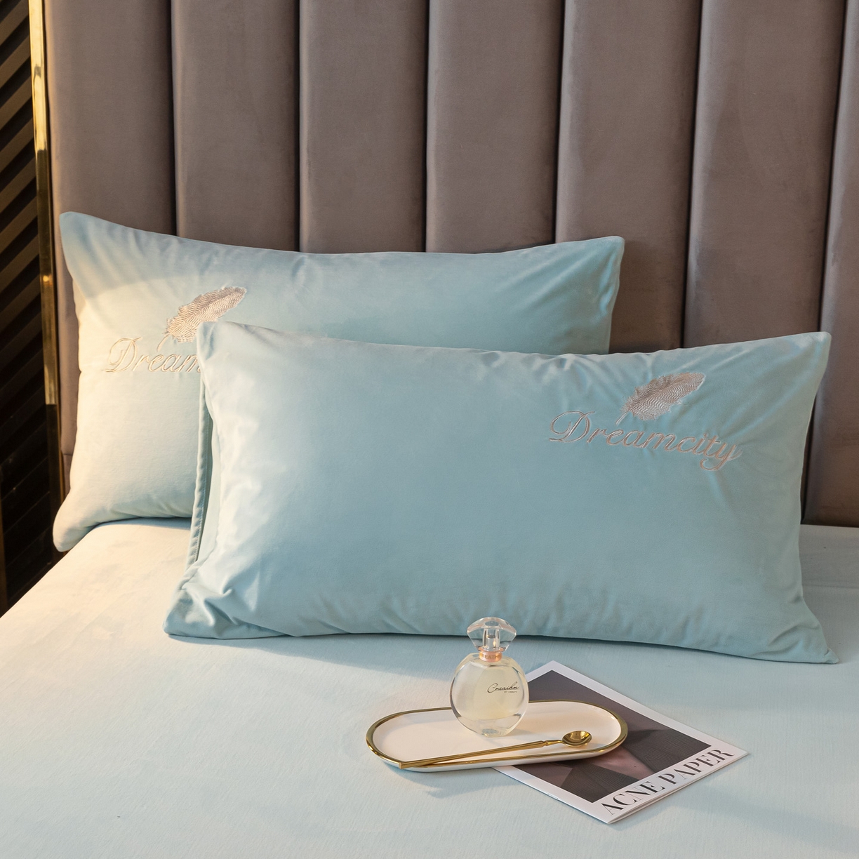 91家纺网 家纺一手货源 找家纺 如一 2025新款水晶绒双拼刺绣牛奶绒单品被套 轻羽-梵星兰