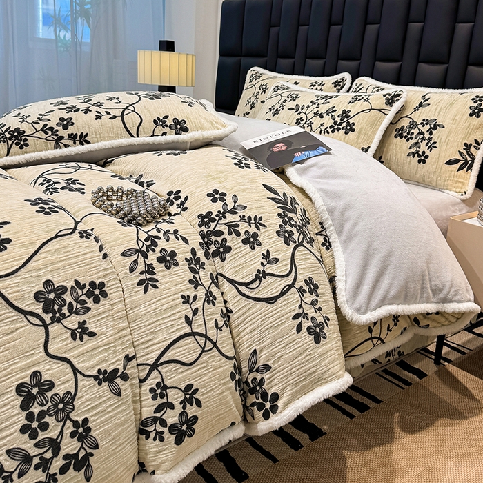 91家纺网 家纺一手货源 找家纺 （总）ME/ERA HOME寐时代 2025新款牛奶绒8.5斤立体雕花兔毛绒包边四件套