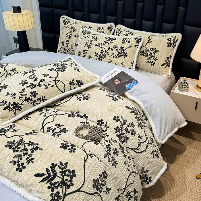 91家纺网 家纺一手货源 找家纺 （总）ME/ERA HOME寐时代 2025新款牛奶绒8.5斤立体雕花兔毛绒包边四件套