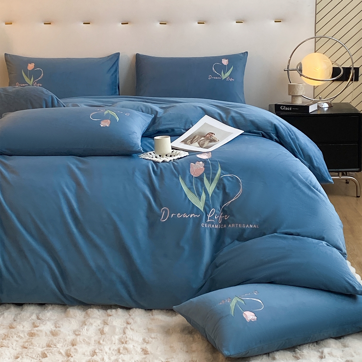 91家纺网 家纺一手货源 找家纺 如一 2025新款水晶绒双拼刺绣牛奶绒单品被套 郁金香-宾利蓝