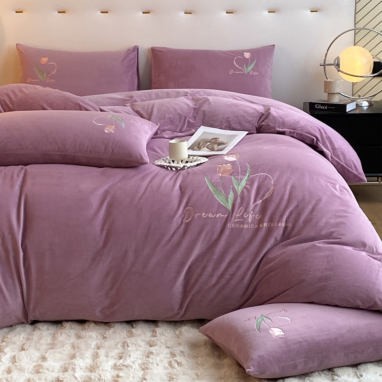 91家纺网 家纺一手货源 找家纺 如一 2025新款水晶绒双拼刺绣牛奶绒单品被套 郁金香-安娜紫