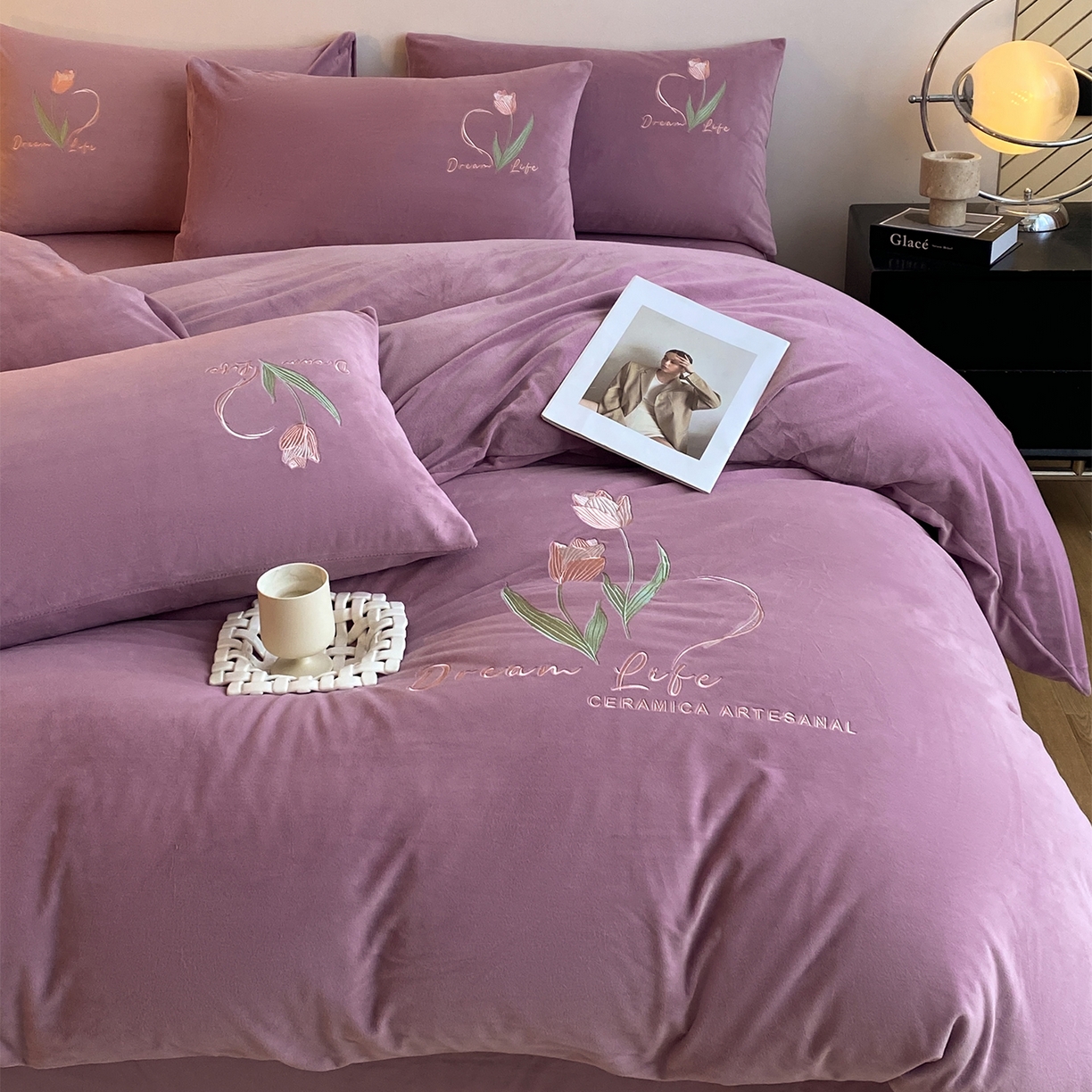 91家纺网 家纺一手货源 找家纺 如一 2025新款水晶绒双拼刺绣牛奶绒单品被套 郁金香-安娜紫