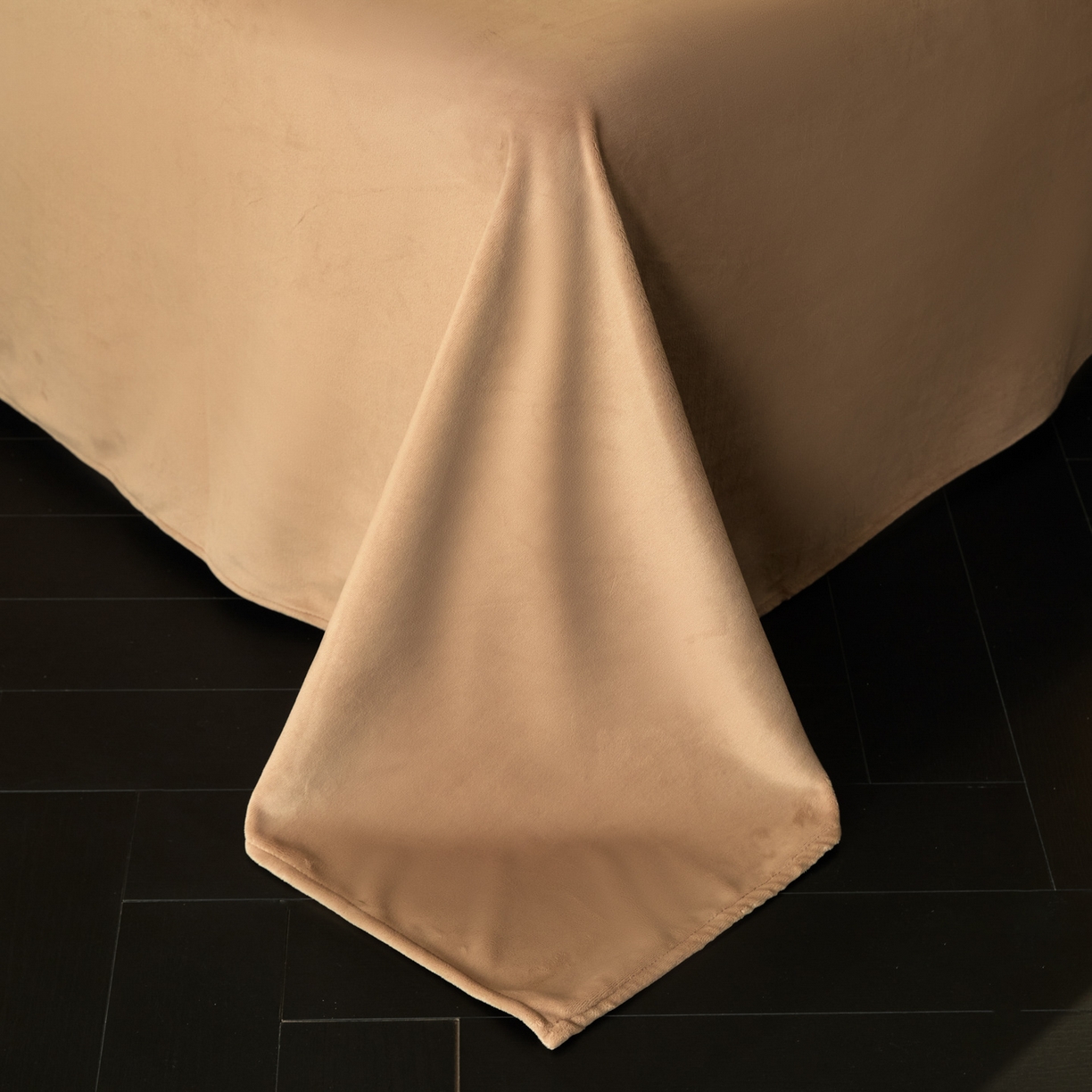 91家纺网 家纺一手货源 找家纺 如一 2025新款水晶绒双拼刺绣牛奶绒单品被套 银杏-奶白咖