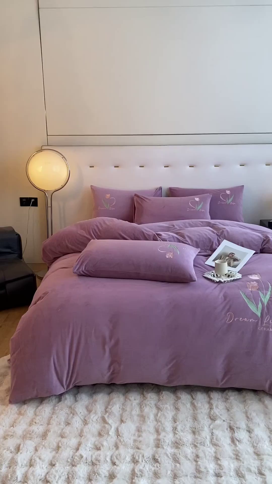 91家纺网 家纺一手货源 找家纺 如一 2025新款水晶绒双拼刺绣牛奶绒单品被套 郁金香-安娜紫