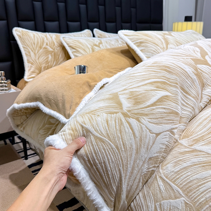 ME/ERA HOME寐时代 2025新款牛奶绒8.5斤立体雕花兔毛绒包边四件套 北欧经典