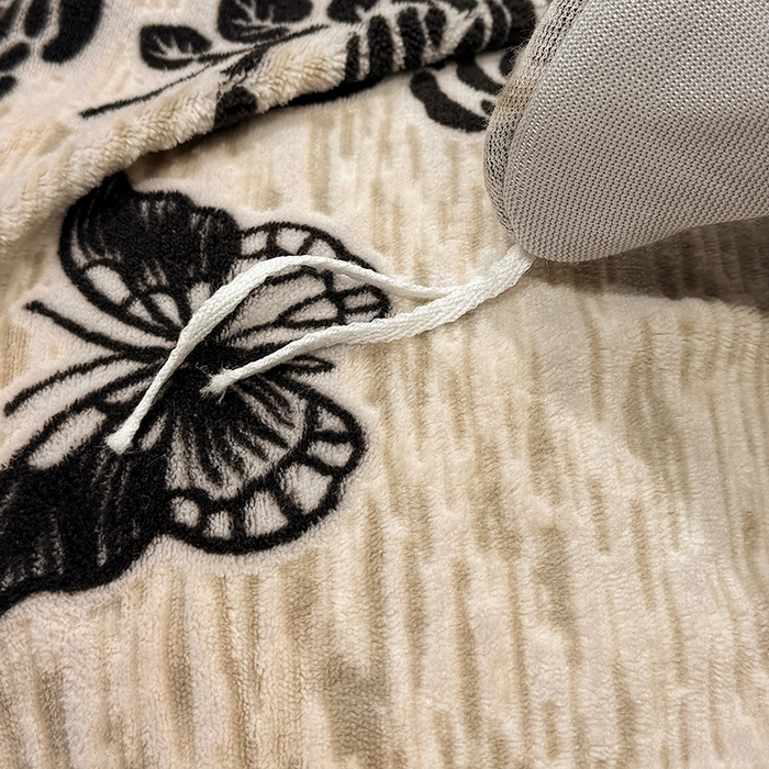 91家纺网 家纺一手货源 找家纺 ME/ERA HOME寐时代 2025新款牛奶绒8.5斤立体雕花兔毛绒包边四件套 蝶恋花香