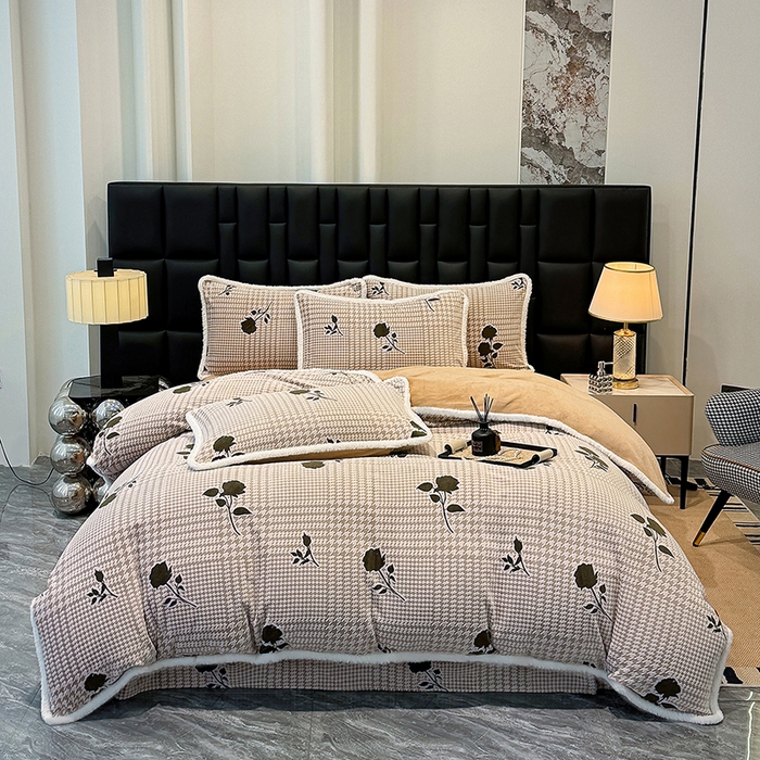 91家纺网 家纺一手货源 找家纺 ME/ERA HOME寐时代 2025新款牛奶绒8.5斤立体雕花兔毛绒包边四件套 格韵经典