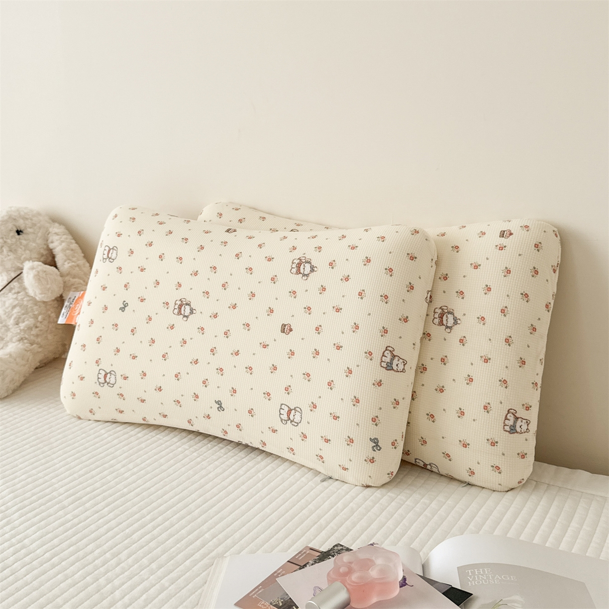 91家纺网 家纺一手货源 找家纺 麦肯锡 2025新款可爱碎花儿童记忆枕-终版 萌犬乐园