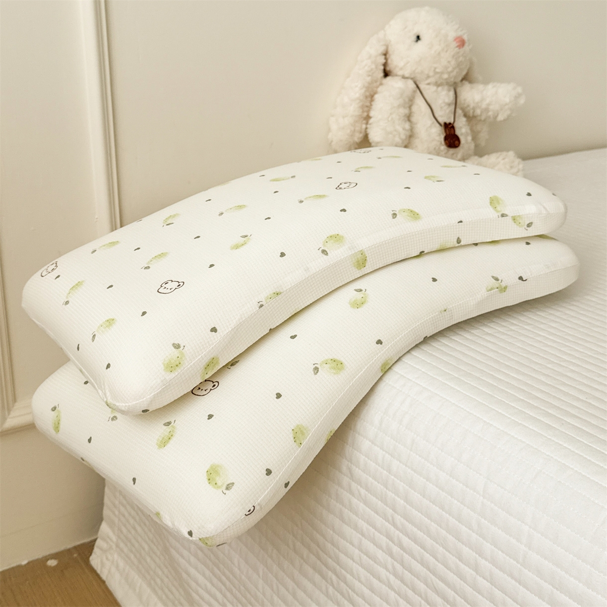 91家纺网 家纺一手货源 找家纺 麦肯锡 2025新款可爱碎花儿童记忆枕-终版 萌熊乖乖