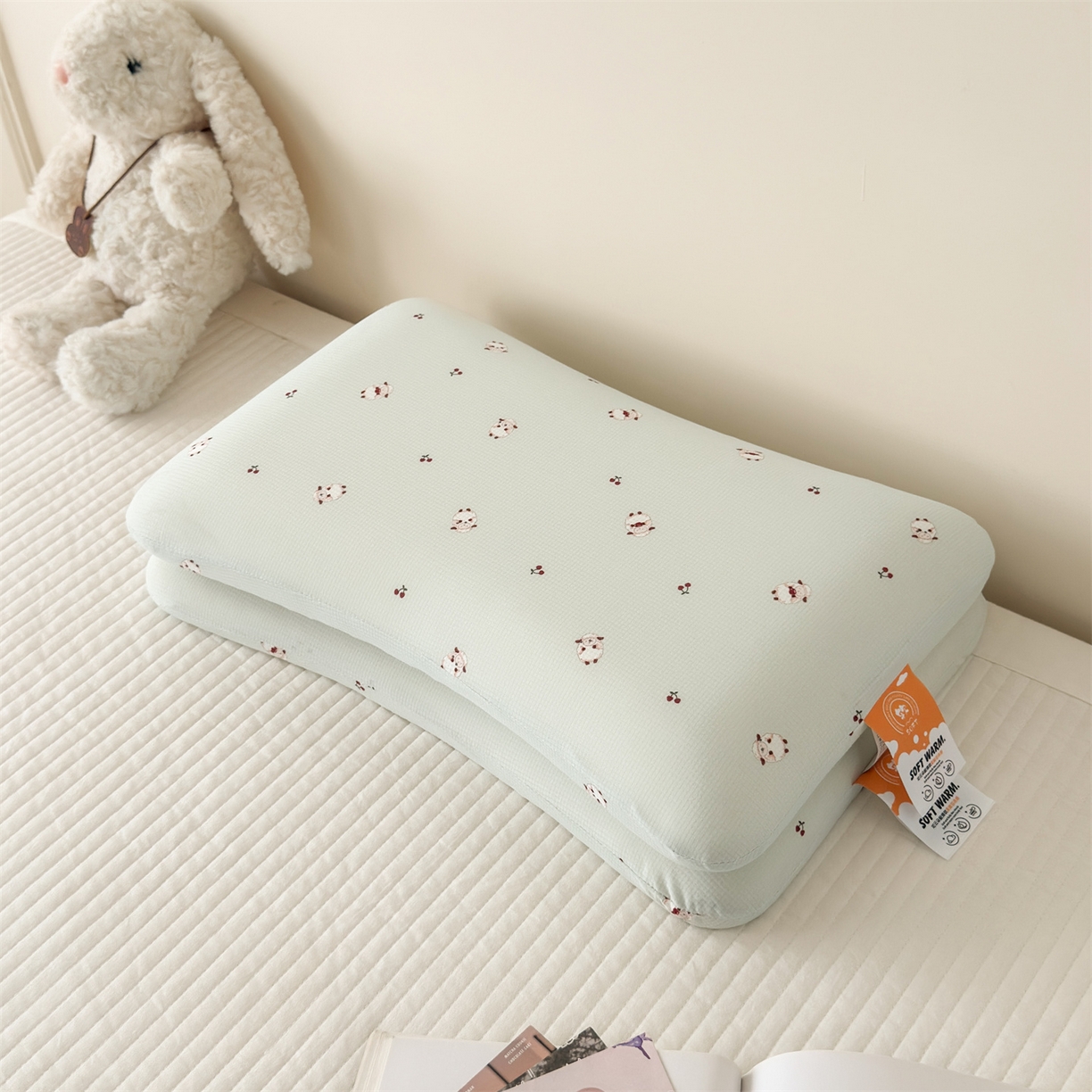 91家纺网 家纺一手货源 找家纺 麦肯锡 2025新款可爱碎花儿童记忆枕-终版 咩咩樱桃
