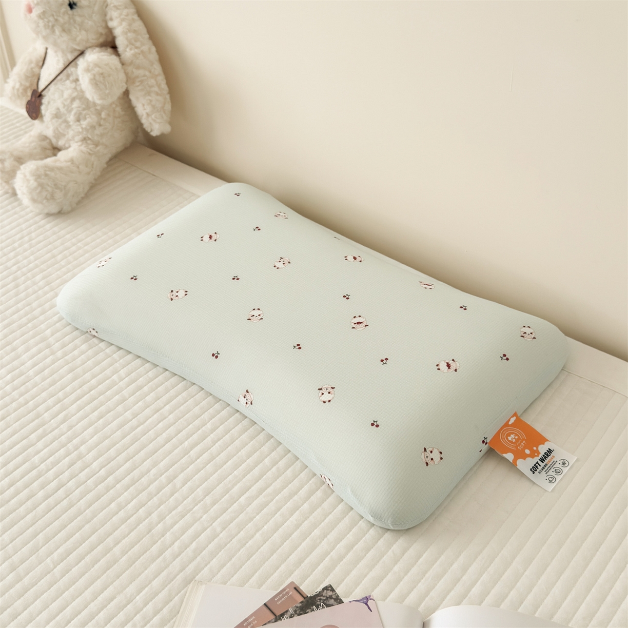 91家纺网 家纺一手货源 找家纺 麦肯锡 2025新款可爱碎花儿童记忆枕-终版 咩咩樱桃