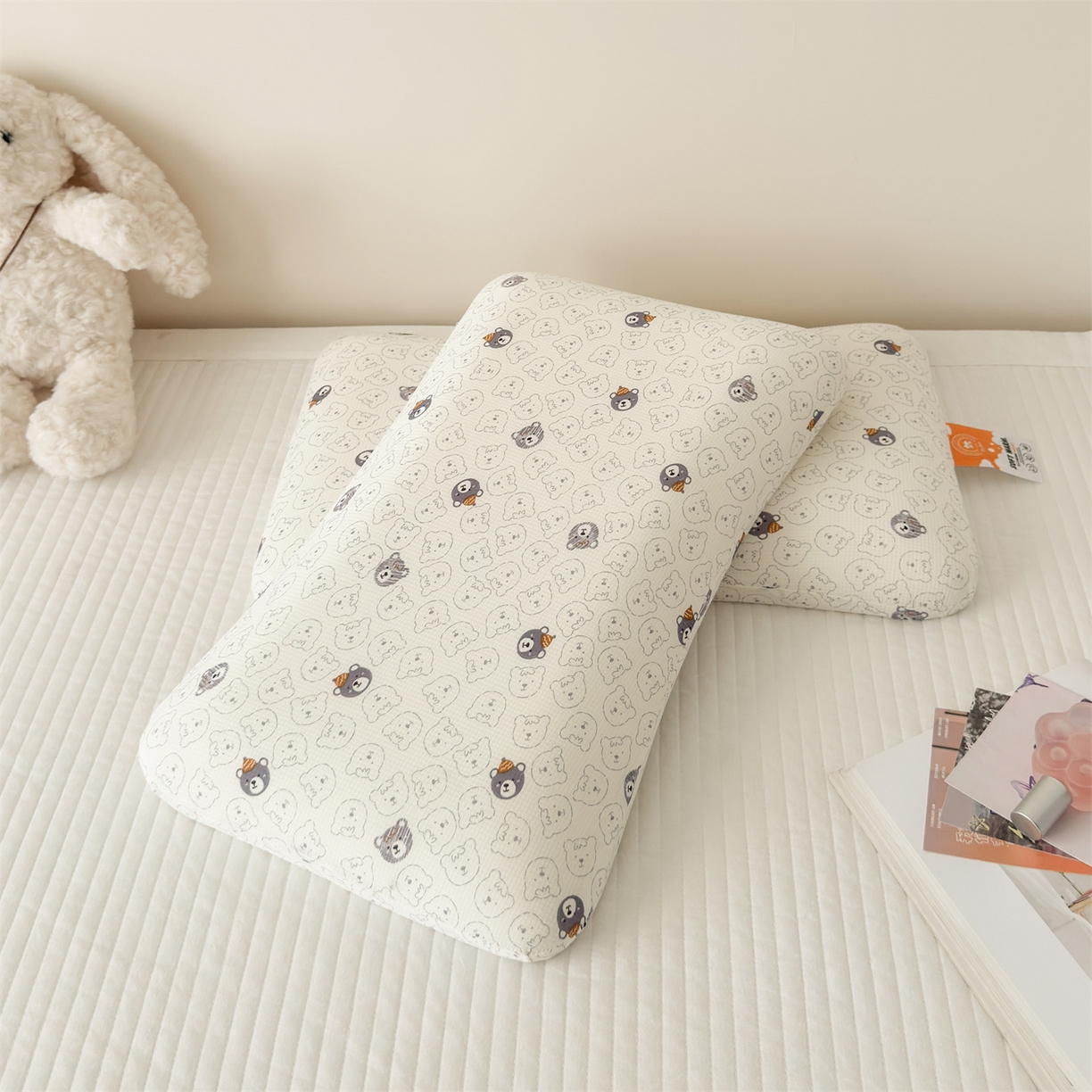 91家纺网 家纺一手货源 找家纺 麦肯锡 2025新款可爱碎花儿童记忆枕-终版 甜梦小熊