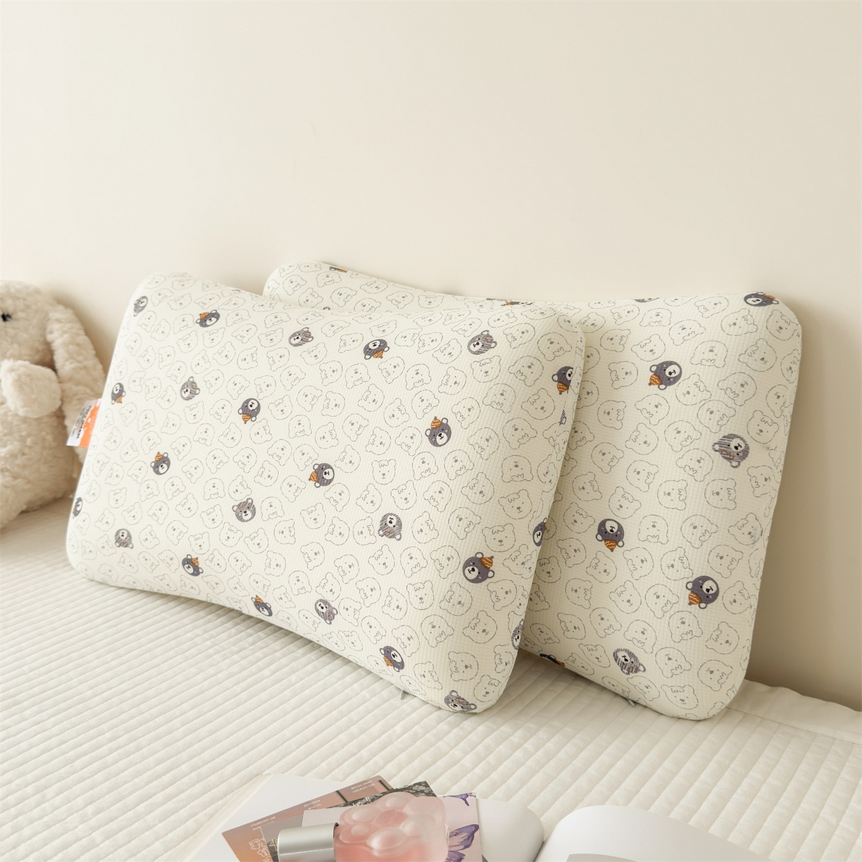 91家纺网 家纺一手货源 找家纺 麦肯锡 2025新款可爱碎花儿童记忆枕-终版 甜梦小熊
