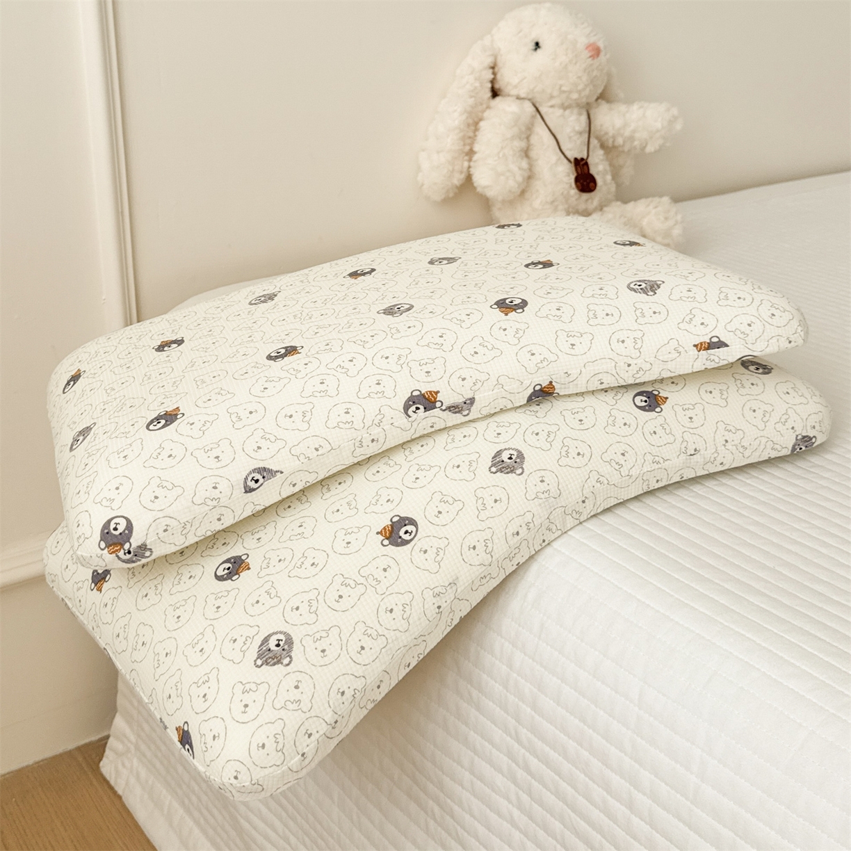 91家纺网 家纺一手货源 找家纺 麦肯锡 2025新款可爱碎花儿童记忆枕-终版 甜梦小熊