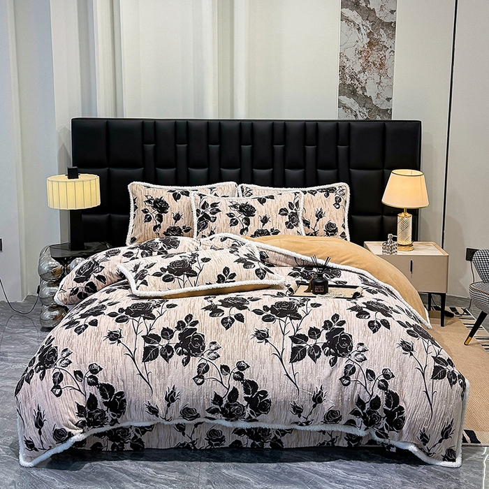 91家纺网 家纺一手货源 找家纺 ME/ERA HOME寐时代 2025新款牛奶绒8.5斤立体雕花兔毛绒包边四件套 古韵花香