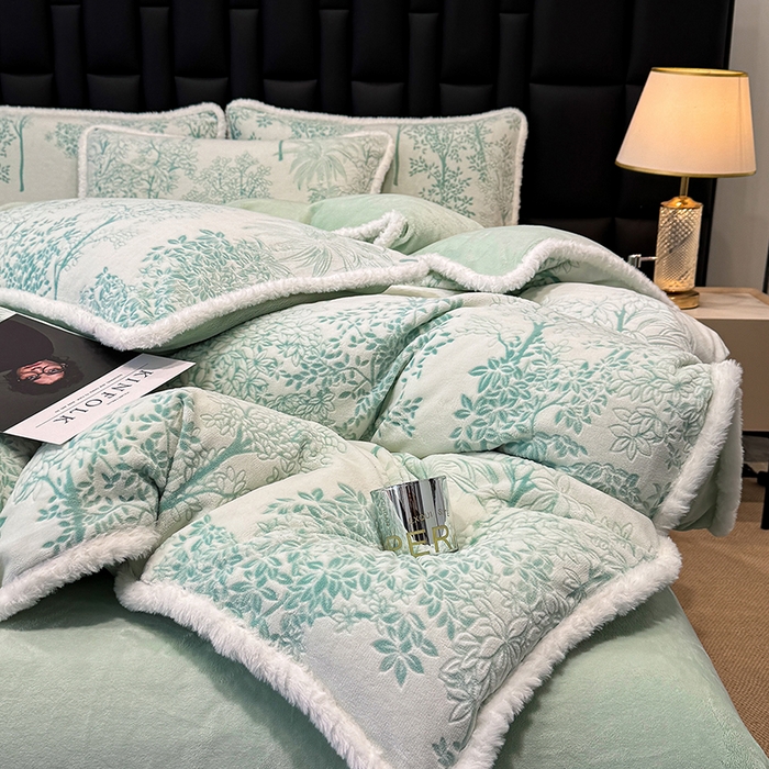 91家纺网 家纺一手货源 找家纺 ME/ERA HOME寐时代 2025新款牛奶绒8.5斤立体雕花兔毛绒包边四件套 国色天香