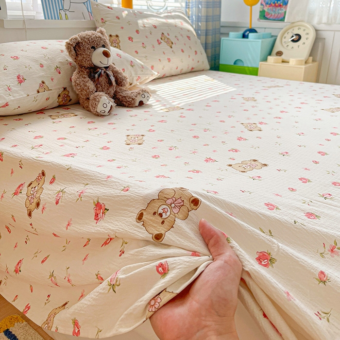 91家纺网 家纺一手货源 找家纺 维娜斯家纺 2025新款A类水洗棉双层纱床单单件 小熊花园