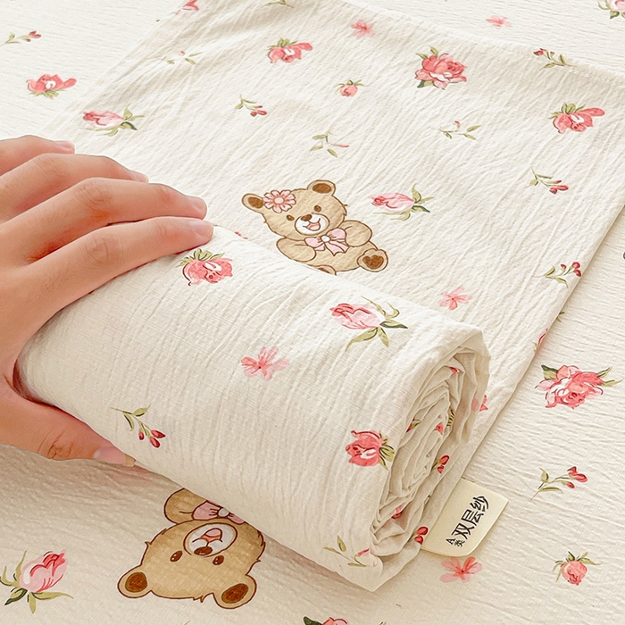 91家纺网 家纺一手货源 找家纺 维娜斯家纺 2025新款A类水洗棉双层纱床单单件 小熊花园