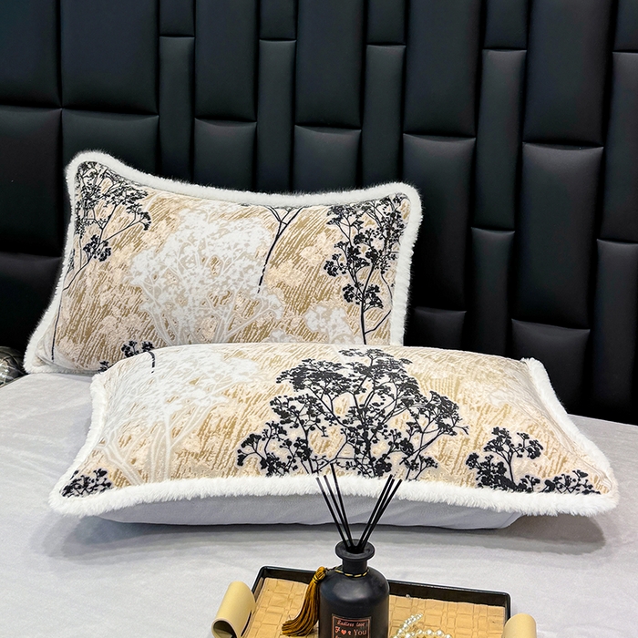 91家纺网 家纺一手货源 找家纺 ME/ERA HOME寐时代 2025新款牛奶绒8.5斤立体雕花兔毛绒包边四件套 浪漫花枝