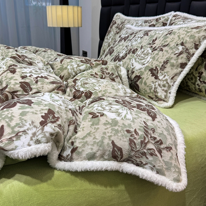 91家纺网 家纺一手货源 找家纺 ME/ERA HOME寐时代 2025新款牛奶绒8.5斤立体雕花兔毛绒包边四件套 墨花如梦