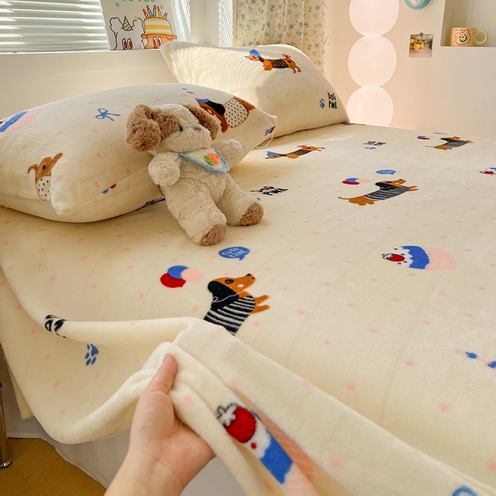 91家纺网 家纺一手货源 找家纺 维娜斯家纺 2025新款卡通牛奶绒印花床单单件 欢度节日