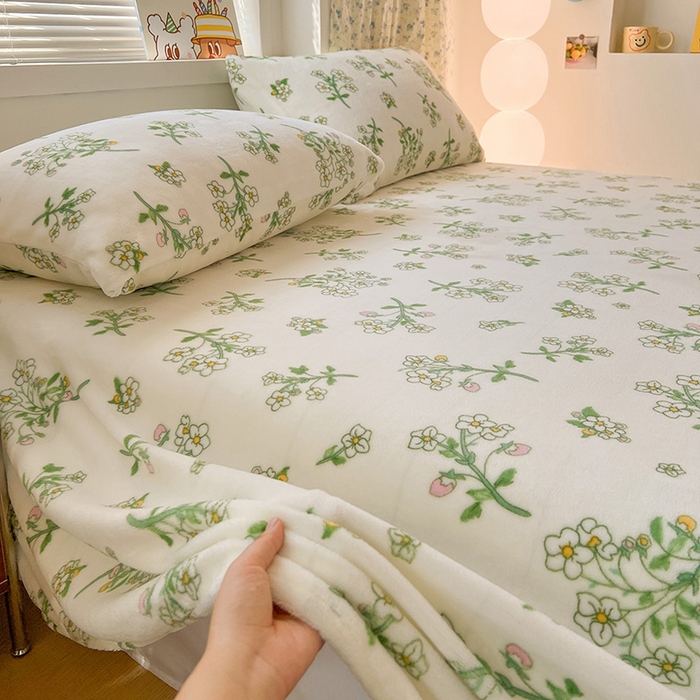 91家纺网 家纺一手货源 找家纺 维娜斯家纺 2025新款卡通牛奶绒印花床单单件 仙草