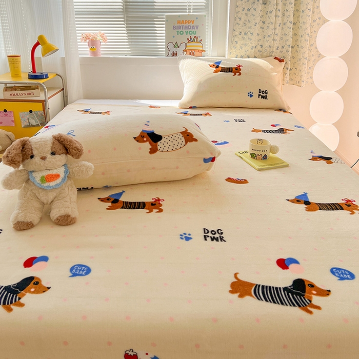 91家纺网 家纺一手货源 找家纺 维娜斯家纺 2025新款卡通牛奶绒印花床单单件 欢度节日