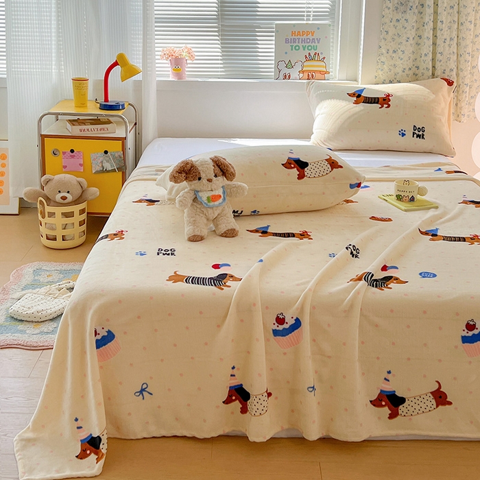 91家纺网 家纺一手货源 找家纺 维娜斯家纺 2025新款卡通牛奶绒印花床单单件 欢度节日