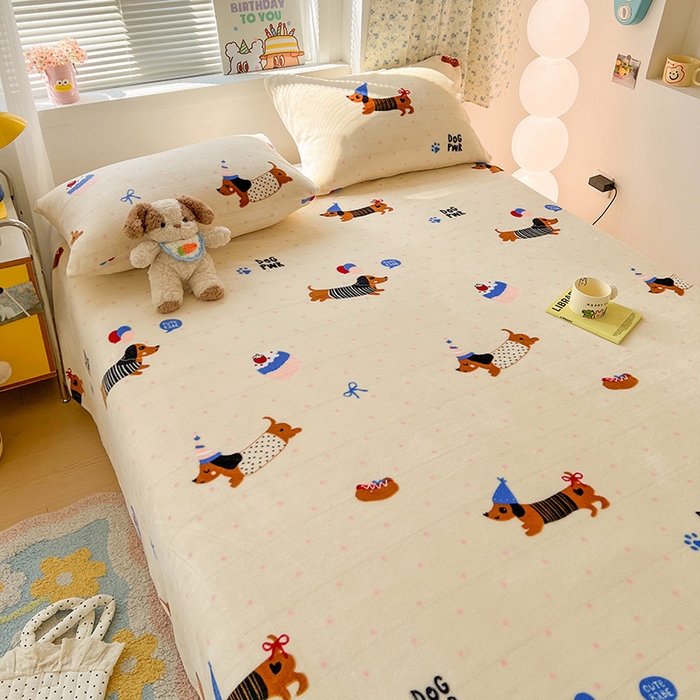 91家纺网 家纺一手货源 找家纺 维娜斯家纺 2025新款卡通牛奶绒印花床单单件 欢度节日