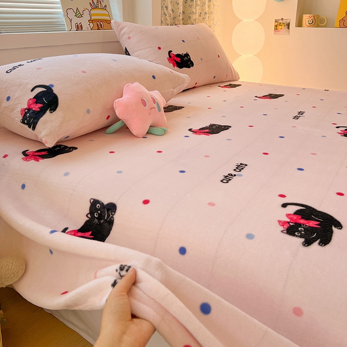 91家纺网 家纺一手货源 找家纺 维娜斯家纺 2025新款卡通牛奶绒印花床单单件 可爱猫咪