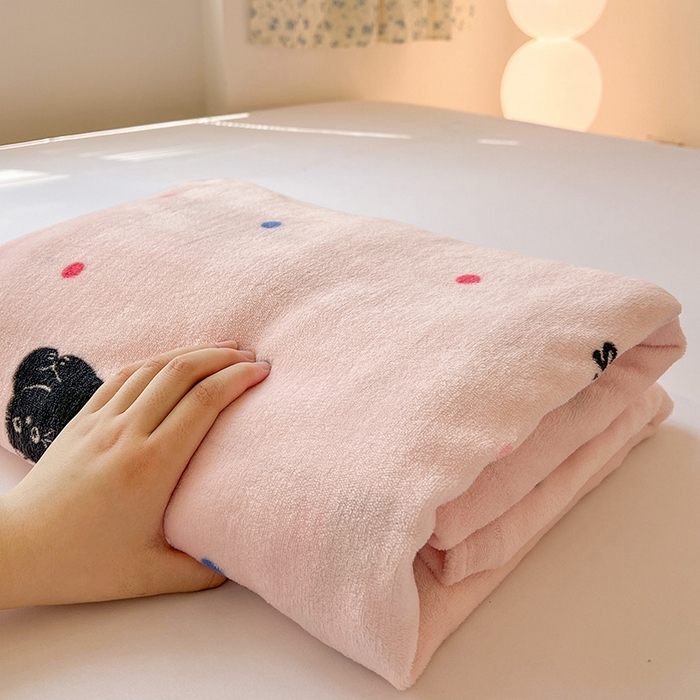 91家纺网 家纺一手货源 找家纺 维娜斯家纺 2025新款卡通牛奶绒印花床单单件 可爱猫咪