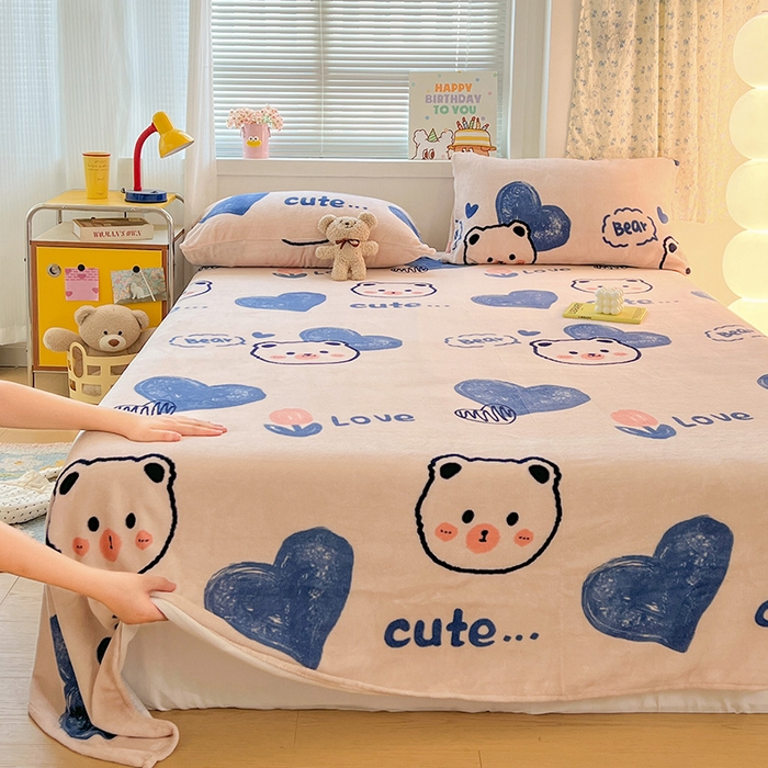 91家纺网 家纺一手货源 找家纺 维娜斯家纺 2025新款卡通牛奶绒印花床单单件 魅力小熊